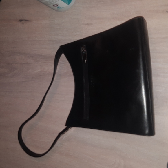 GUESS purse - Picture 1 of 1